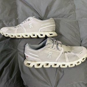 Oncloud women’s shoes, size 8 - much loved